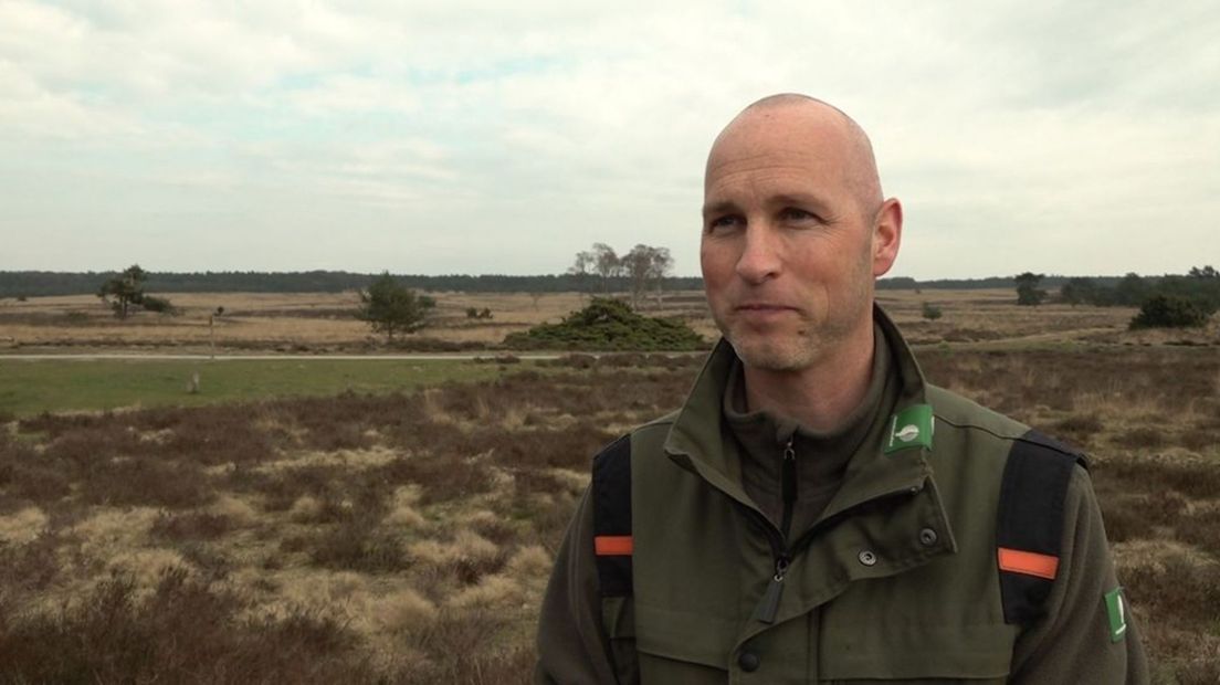 'Hou je aan de gedragsregels', vraagt boswachter Laurens Jansen.