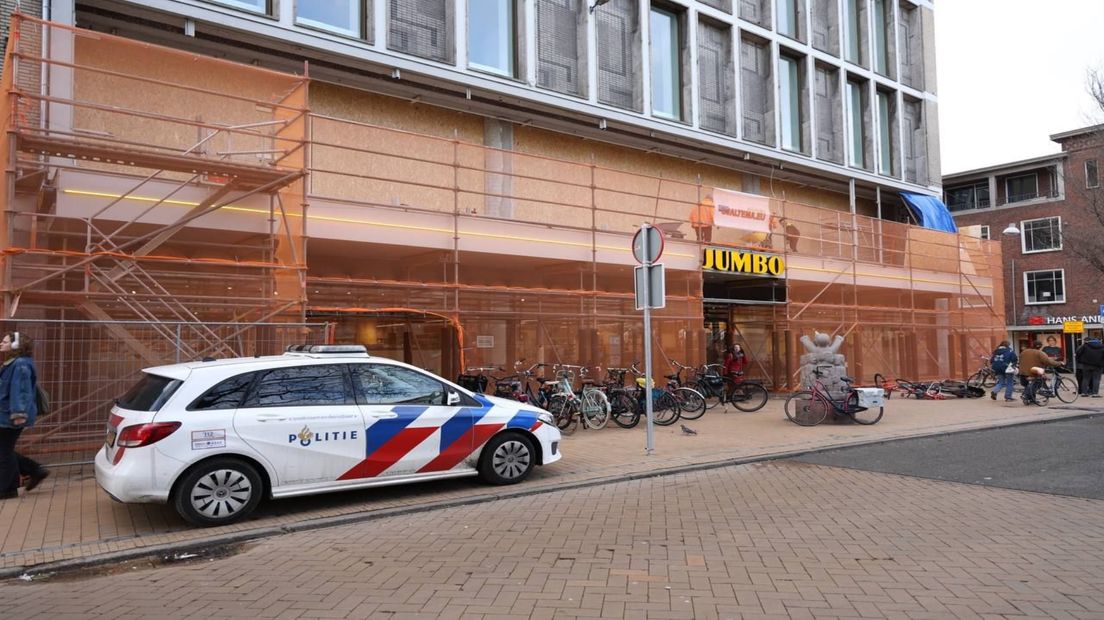 Het personeel van de supermarkt heeft één verdachte aangehouden