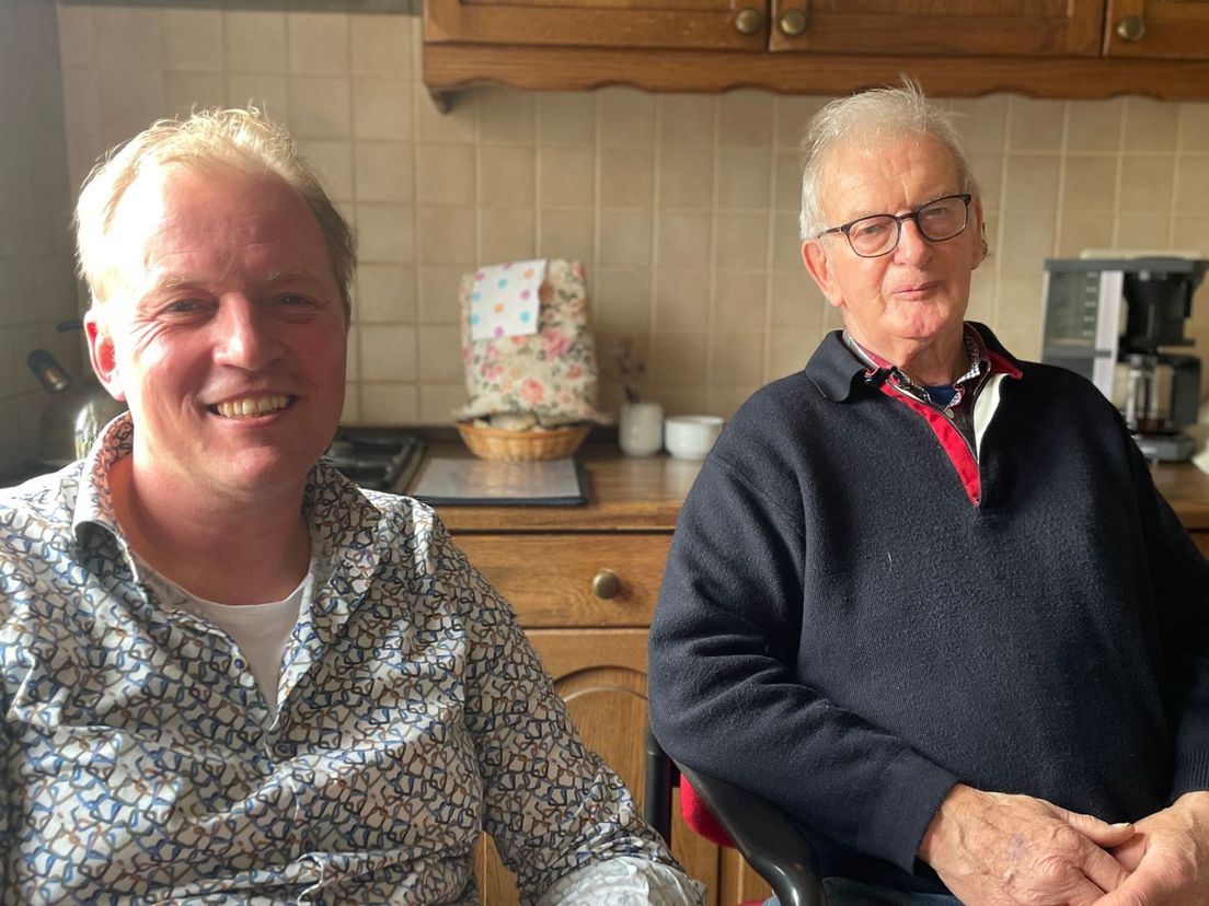 Berry Bergman van muziekvereniging Amoroso en Harm Joling