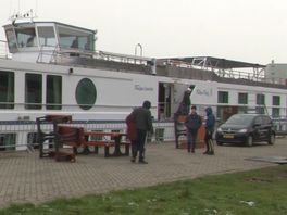 Bewoners op asielboot Genemuiden eten niet meer: IND moet uitkomst bieden