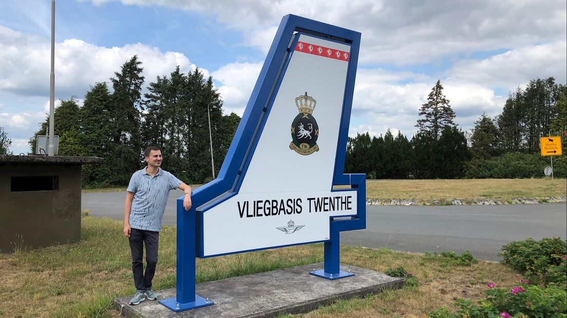 Bas Amro op het terrein van Vliegbasis Twenthe