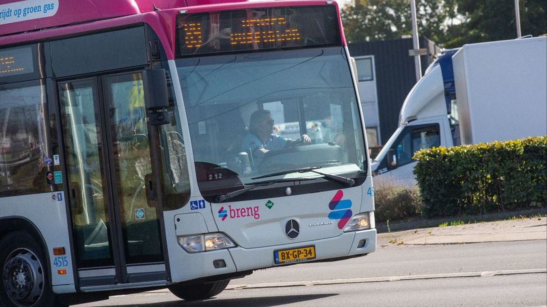 Er rijden vandaag minder bussen door een landelijke stakingsdag in het streekvervoer.