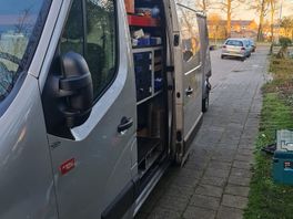 Dieven houden huis, tientallen bedrijfsbusjes opengeknipt: 'Alsof ze zich onschendbaar voelen'