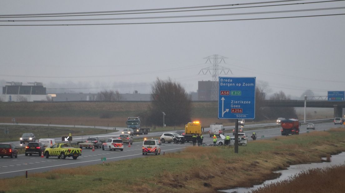 Ongeluk op de A58 tussen Heinkenszand en Goes.