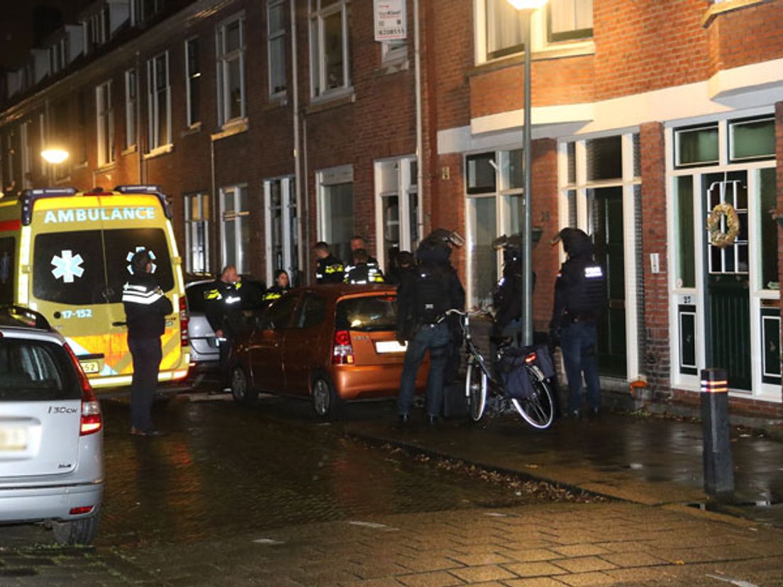 Vlak voor de inval in de Bilderdijkstraat.