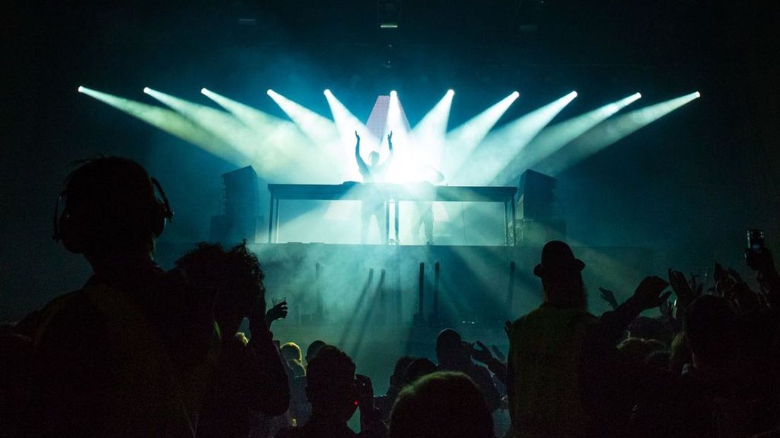 Steeds minder mensen gaan in het weekend naar de discotheek
