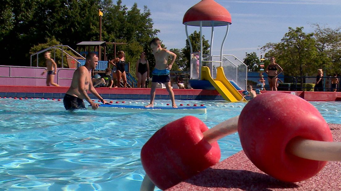 De zwembaden draaien een topzomer.