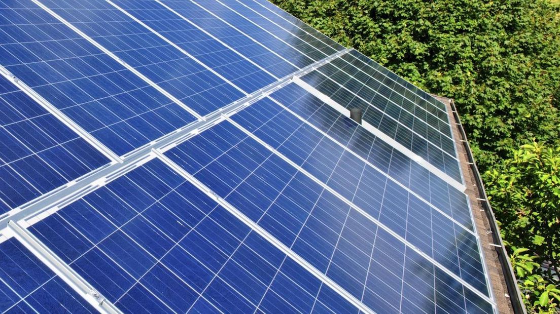 VVD in Enschede pleit bij provincie voor zonnepanelen op hoogte boven landbouwgrond