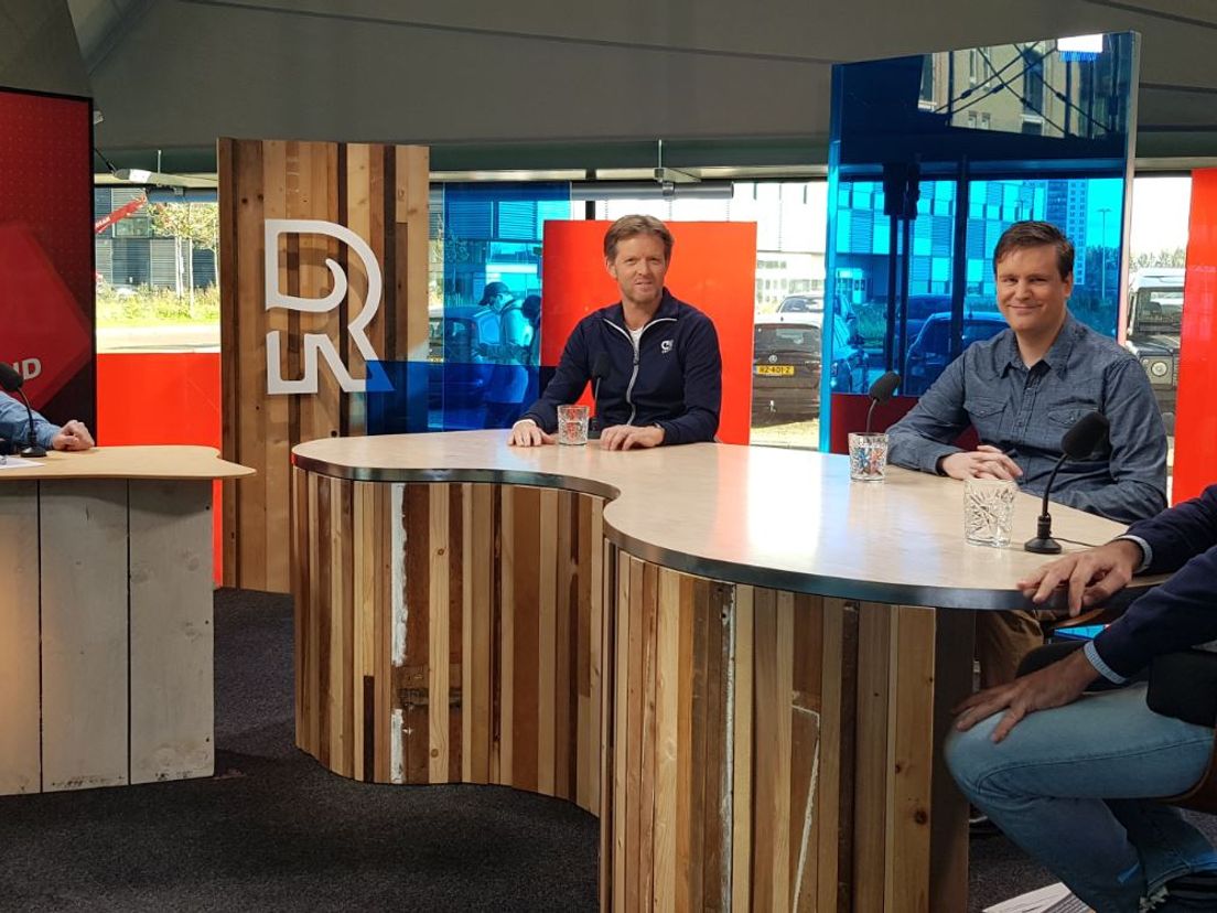 FC Rijnmond van vrijdag 9 oktober, met van links naar rechts: presentator Bart Nolles, analist Emile Schelvis, verslaggever Dennis van Eersel en chef sport Ruud van Os.