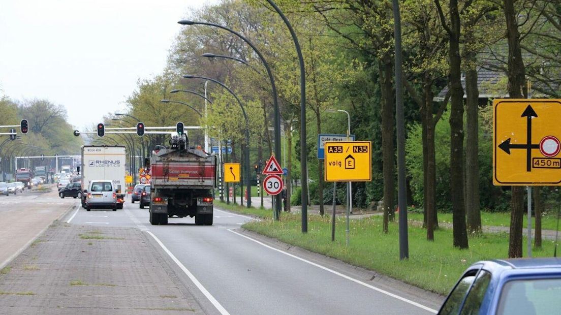 Verkeershinder in Enschede door wegwerkzaamheden