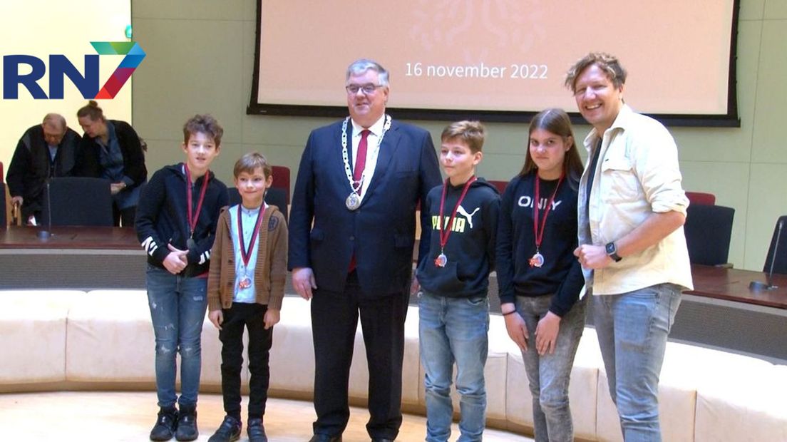 Vier kinderlintjes uitgereikt door burgemeester Bruls
