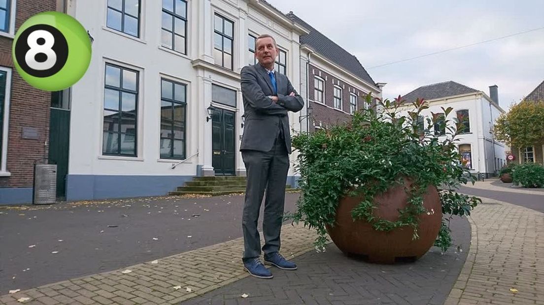 Stapelkamp wil nog zes jaar door als burgemeester van Aalten