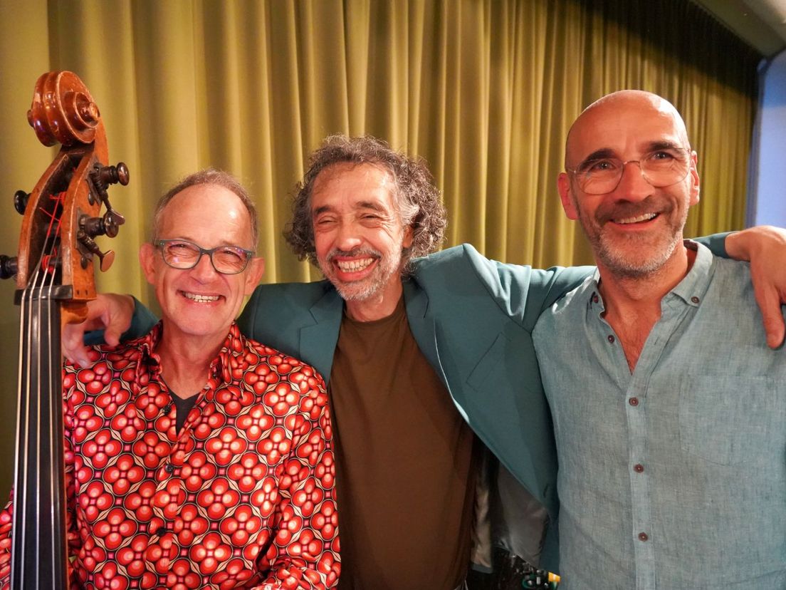 Jazztrio Kenturah's Kitchen, vlnr Han Slinger, Ed Baatsen en Bert Kamsteeg.