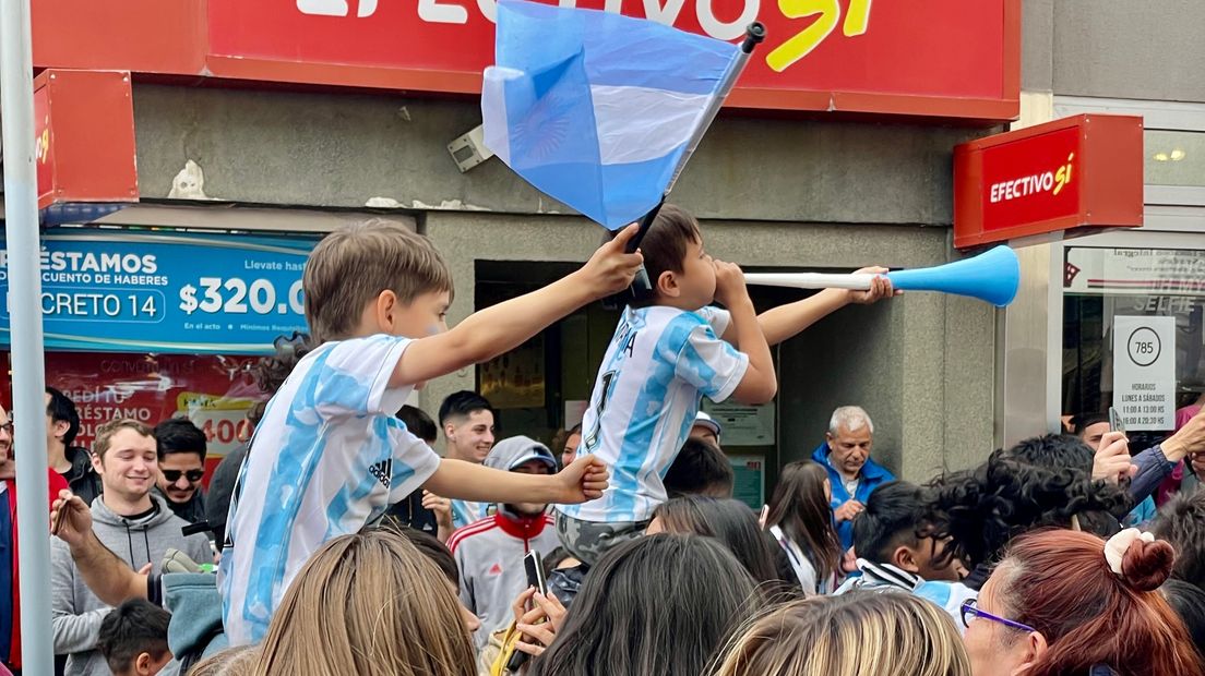 Feestende supporters van Argentinië na winst tijdens een WK-wedstrijd