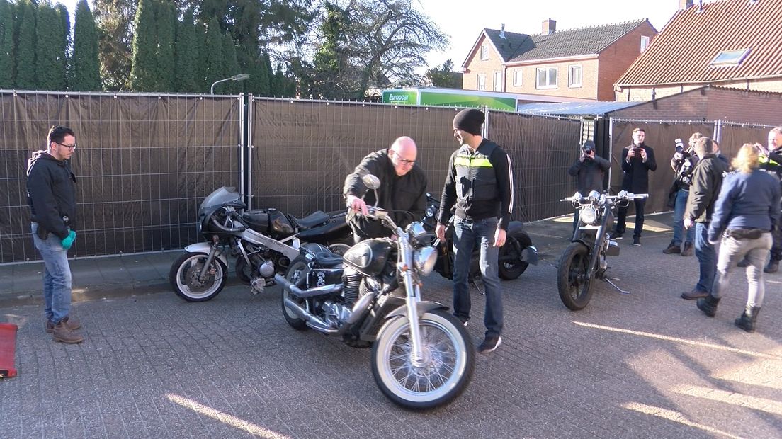 In beslag genomen motoren van No Surrender in Clinge