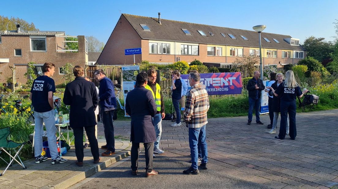 Er kwamen zo'n 15 buurtbewoners langs bij de straathoekbijeenkomst