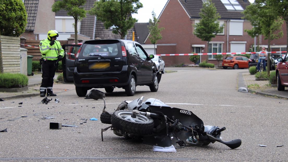 Scooterrijder gewond door ongeluk in Middelburg.