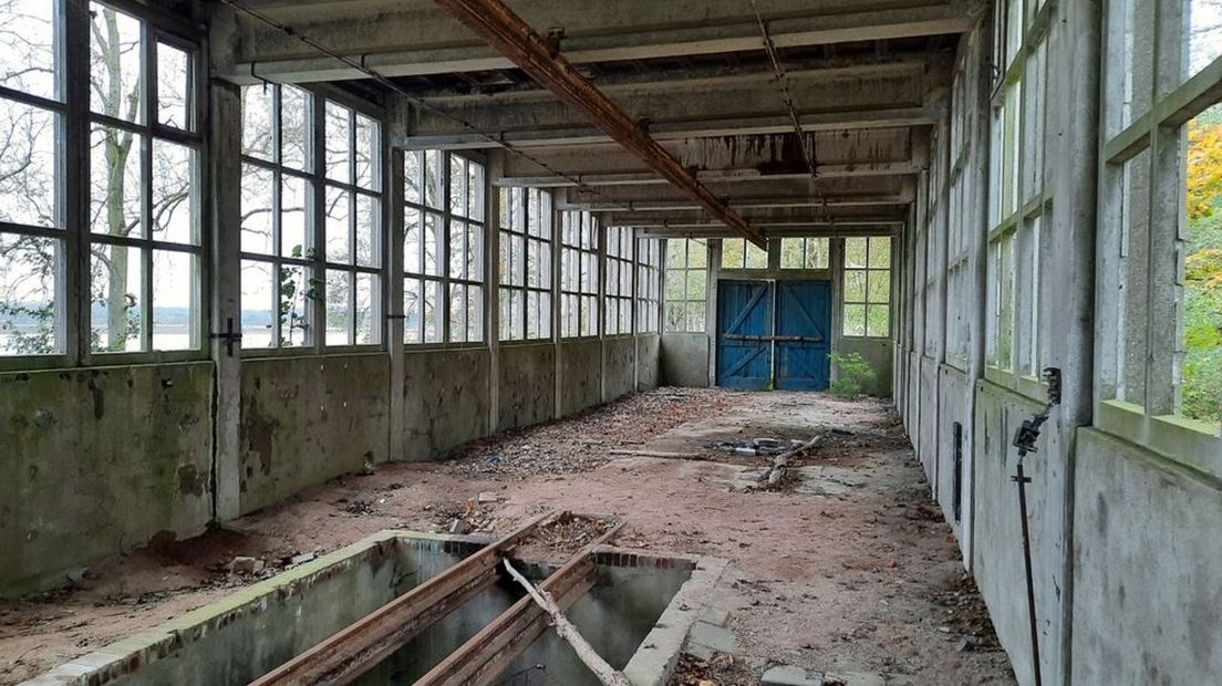 Interieur van de binnenzijde van de remise