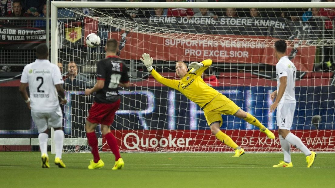 Stans schiet op fraaie wijze de 2-1 binnen