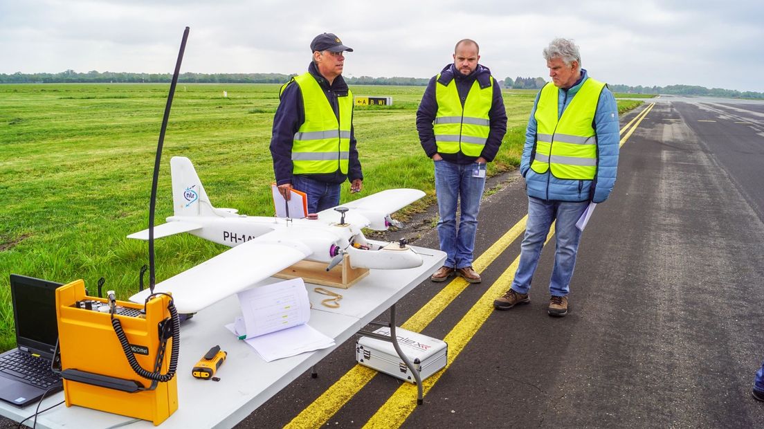 Medewerkers van het Nederlands Lucht- en Ruimtevaartcentrum begeleidden de tests