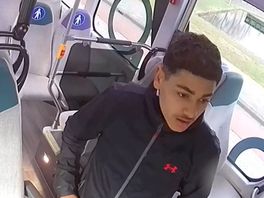 Deze jongen slaat buschauffeur in elkaar omdat hij geen geld heeft