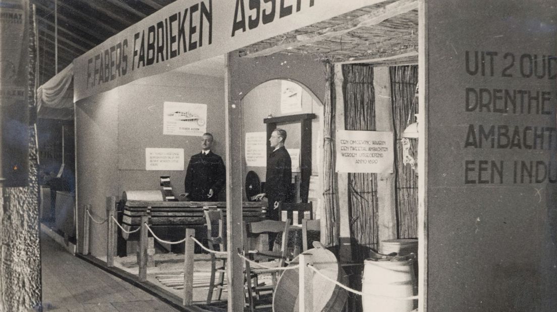 Augustus-september 1949: in Assen vindt de tentoonstelling 'Drenthe Oud en Nieuw' plaats, met een stand van Faber (Rechten: Collectie: familie Faber)