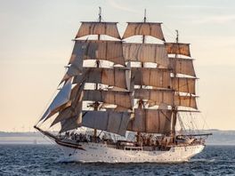 Dit bijzondere zeilschip komt dit weekend aan in haven van Scheveningen