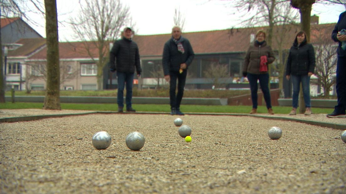 Ze komen ruimte tekort op de petanquebanen in Breskens, met name in de zomer.