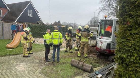 112 nieuws: Zenderen zonder stroom na beschadigen kabel | Fietsster aangereden op rotonde in Nijverdal. 112 nieuws: Zenderen zonder stroom na beschadigen kabel | Fietsster aangereden op rotonde in Nijverdal.