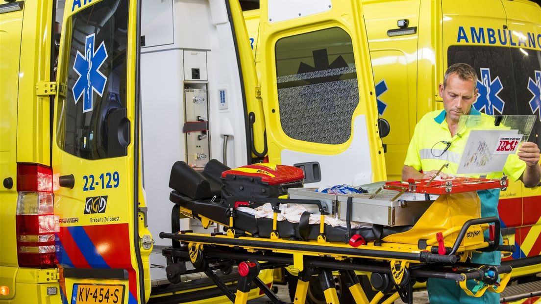 Ambulancepersoneel Zeeuws-Vlaanderen In Actie Voor Cao - Omroep Zeeland