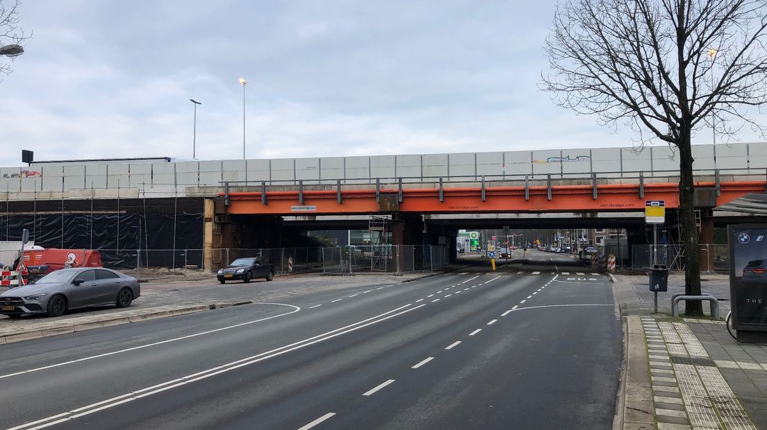 De geluidsschermen op het tijdelijke viaduct helpen niet om de overlast te verminderen