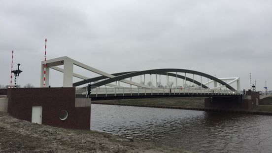 112-nieuws zondag 26 maart: Beelden inbraak Dorkwerderbrug • Politie zoekt gecrashte automobilist • Ongeluk op A7