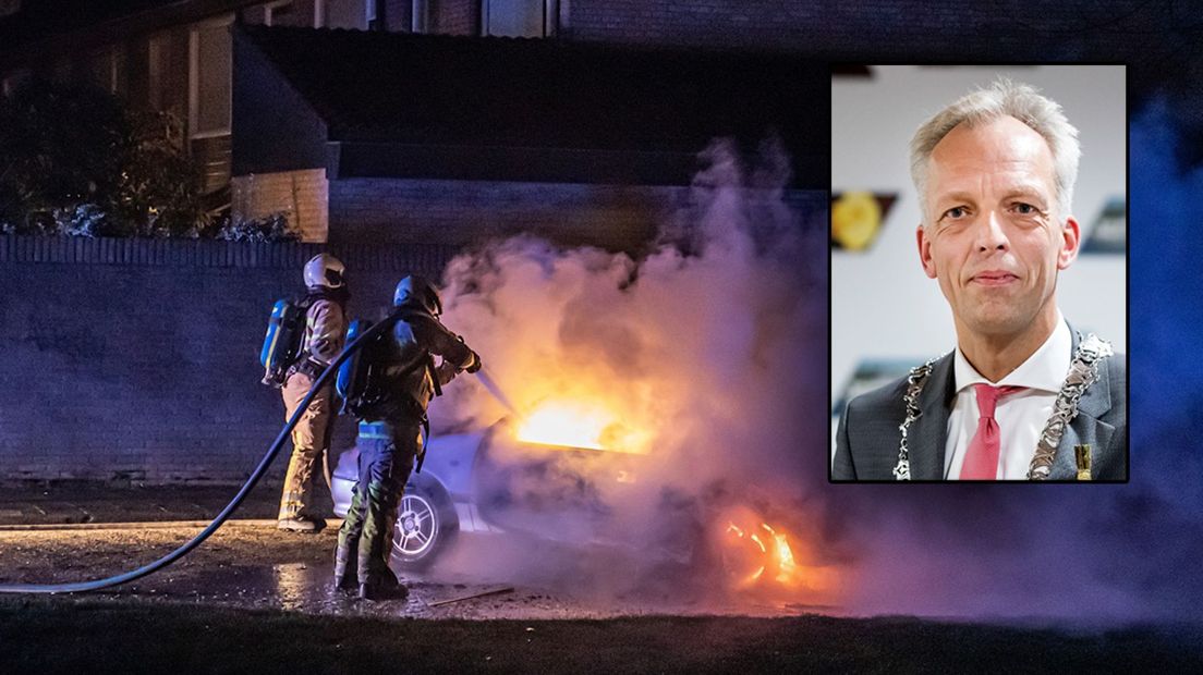 Blussers doven een van de vele autobranden vannacht in Vianen.