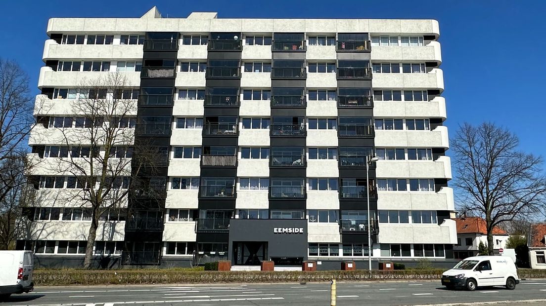 Eemside aan de Hogeweg werd eerder verbouwd van kantoor tot woontoren.
