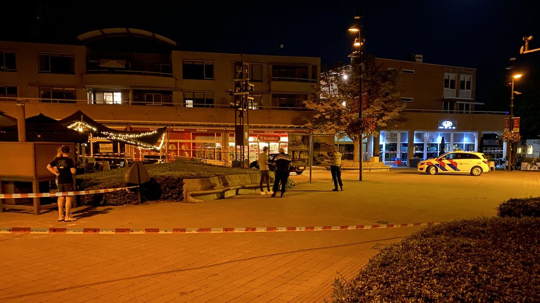 Een deel van het centrum van Hoevelaken is afgezet na de steekpartij.