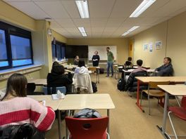'Financiële gevolgen van leerachterstand bij vluchtelingen komen op bordje van scholen terecht'