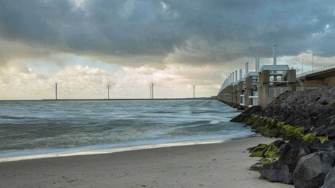 Storm op komst, Oosterscheldekering mogelijk dicht