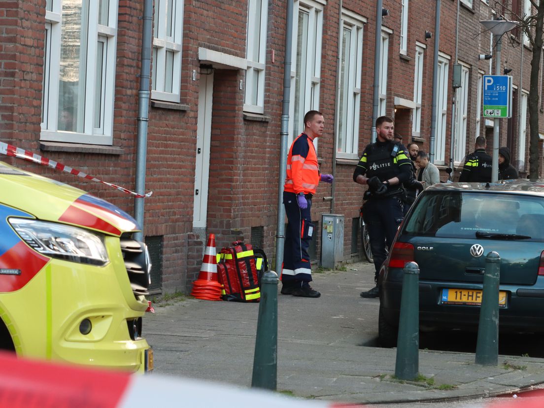 De dode man uit Rotterdam werd in een huis gevonden op de hoek van de Gijsingstraat en de Van Duylstraat