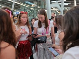 Halen ze het nog? Nerveuze Harry Styles-fans stranden op Utrecht Centraal door treinstoring