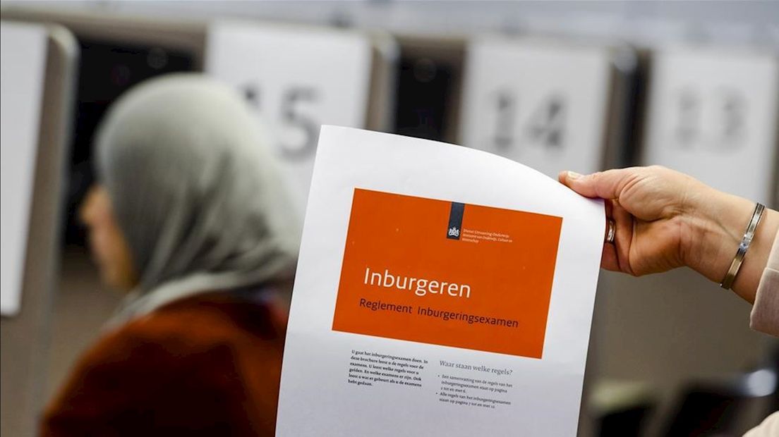 Almelo start proef met verzwaarde inburgeringscursus