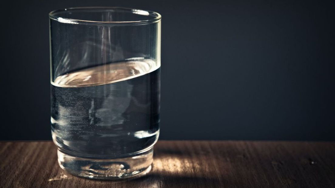 Neem eens een glas water in plaats van een glas frisdrank, zegt de expert.