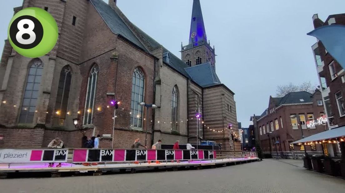 IJsbaan in Doetinchem terug met rondje om de kerk