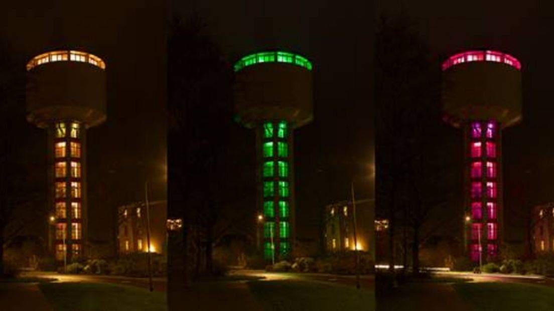 De watertoren is in verschillende kleuren uitgedost (Rechten: WMD)