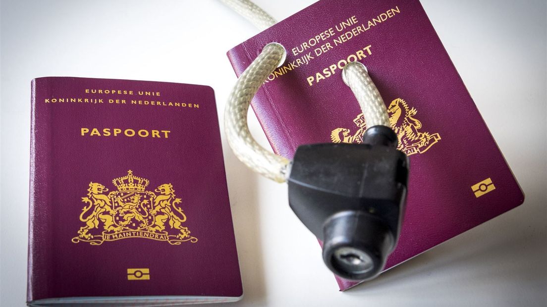 Hulst heeft extra publieksbalie geopend voor paspoortencontrole