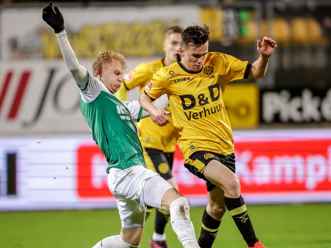 Jari Schuurman keerde tegen Roda JC na een schorsing weer terug bij FC Dordrecht