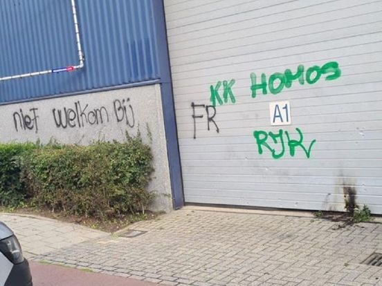 Rotterdam wil dat Feyenoord en andere voetbalclubs meer doen tegen homohaat