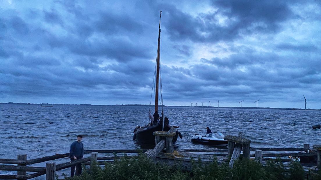 Een van de filmscènes wordt ook op een botter opgenomen
