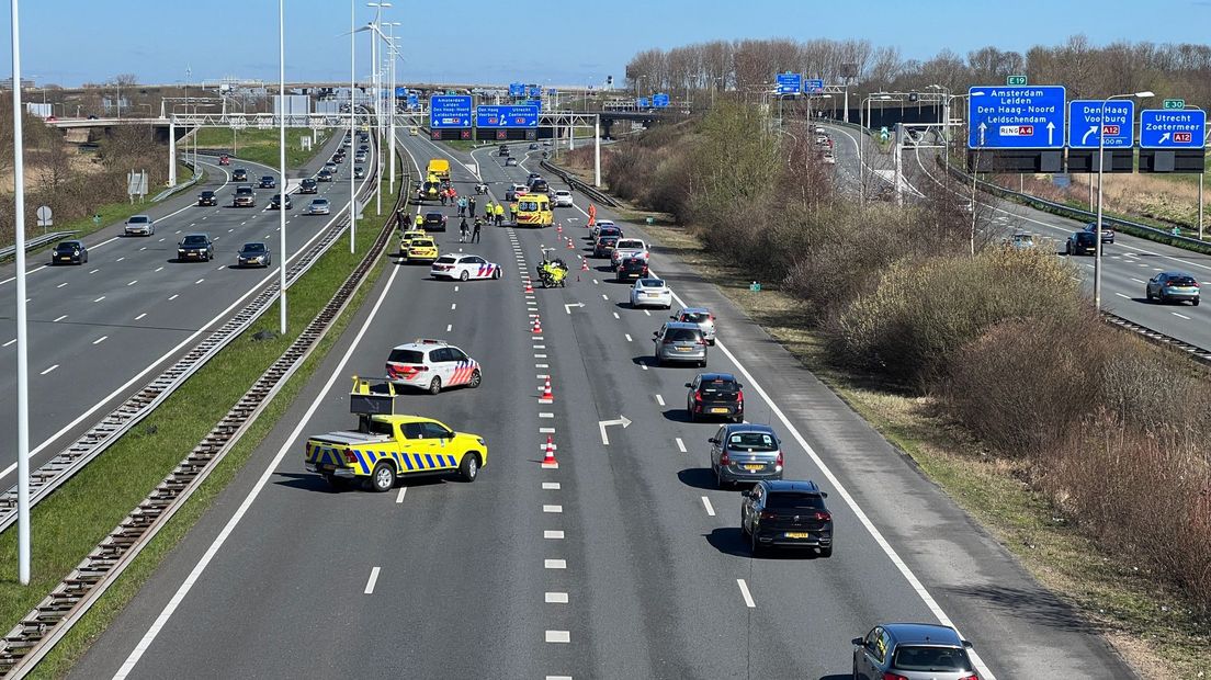 De traumahelikopter had moeite met landen nadat automobilisten de rode kruizen negeerden