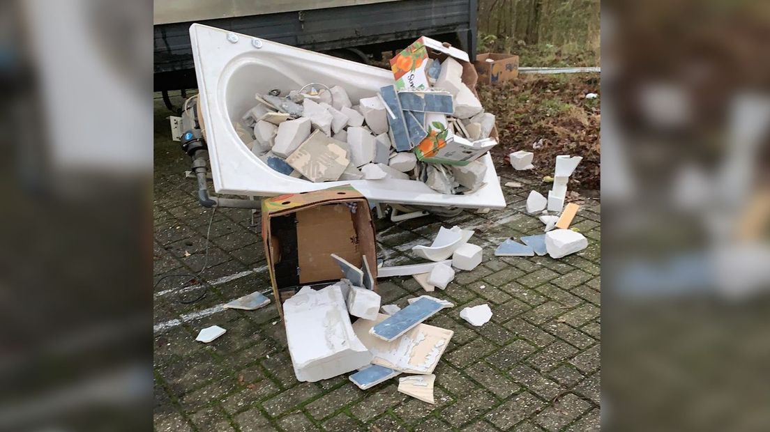 Chauffeur Lars nam deze foto van puin op het parkeerterrein aan de Structuurbaan