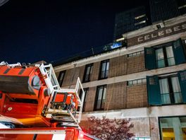 Brand in plantenbak hotel, tientallen gasten uit hun bed naar het restaurant